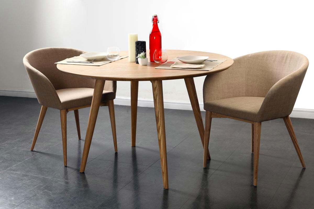 Table ronde en bois pour 6 personnes