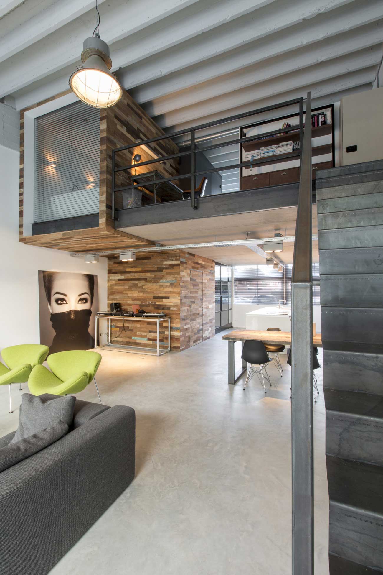 Loft Industriel Dans Une Ancienne Usine Philips