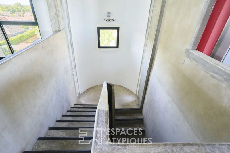 Escalier en béton dans un loft