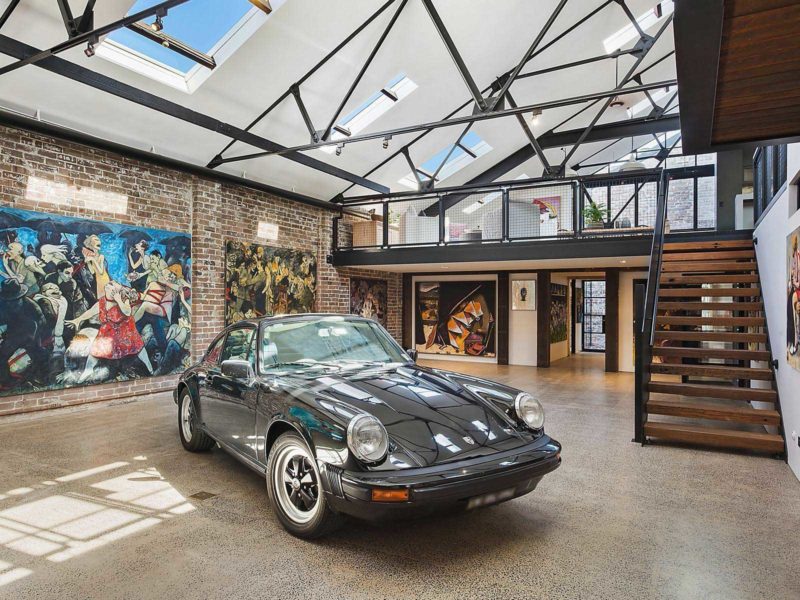 Porsche 911 en déco dans un loft