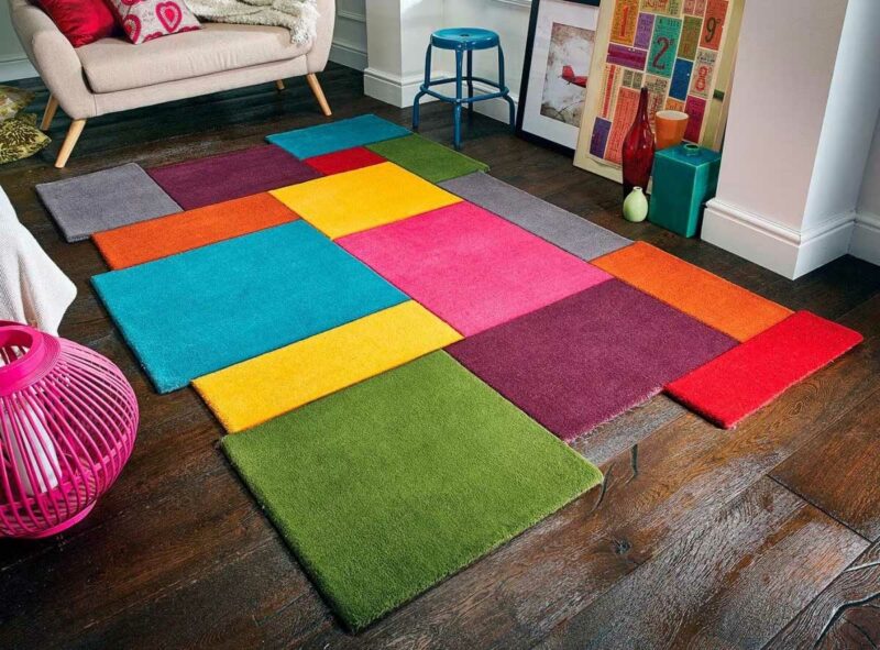 Tapis asymétrique composé de rectangles colorés